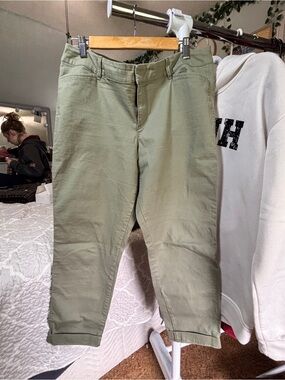 Old Navy Men's Light Olive Green Chinos